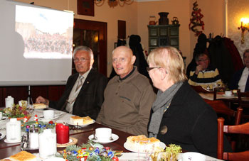 Mit unserem Beamer gelingt die Präsentation vorzüglich. Nochmals Dank an alle Spender, die den Erwerb dae Gerätes ermöglichten!